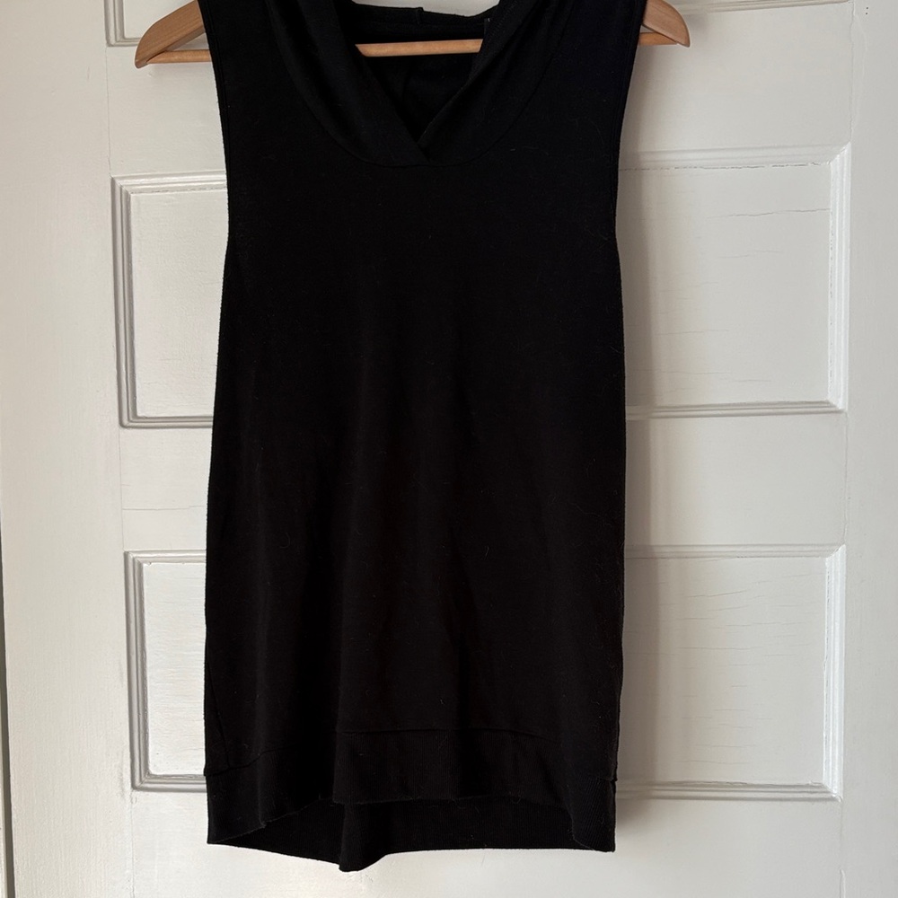 Yoga Black Sleeveless Women's Tank Top with open back and hood
